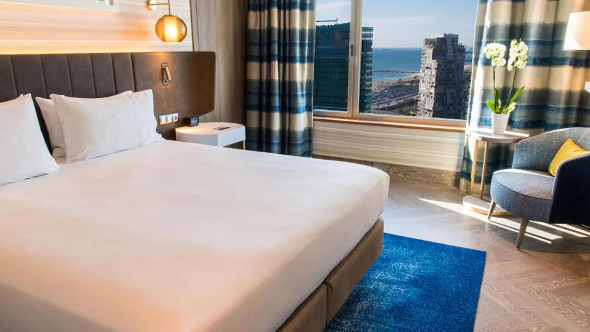 Hilton Diagonal Mar Barcelona Hotel 4*,