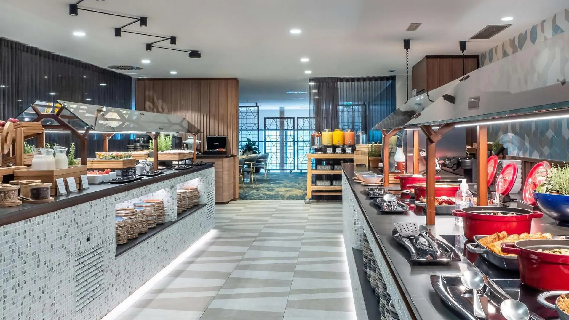 Hilton Diagonal Mar Barcelona Hotel 4*,  Spain