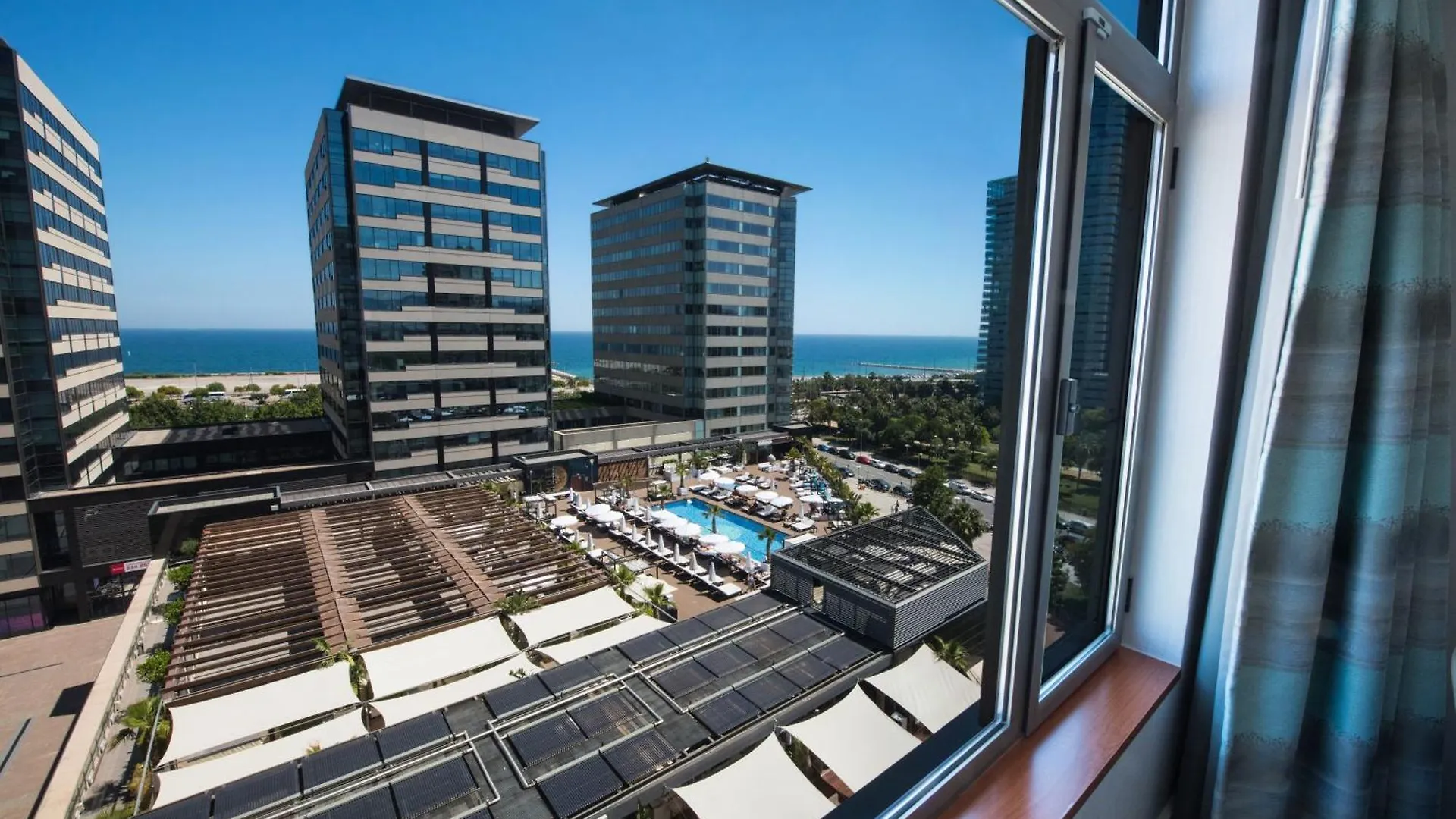 Hilton Diagonal Mar Barcelona Hotel 4*,
