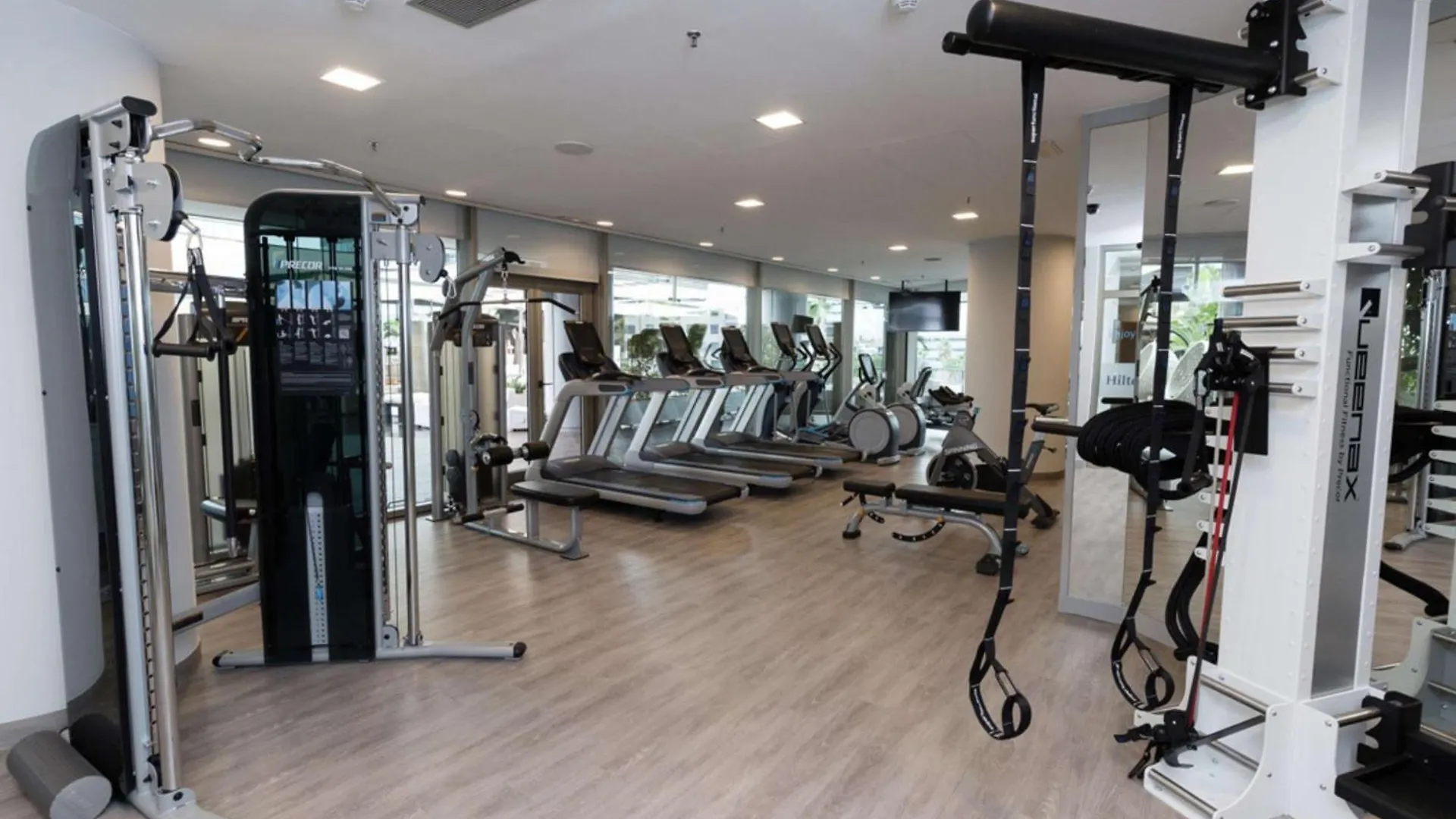 מלון Hilton Diagonal Mar ברצלונה