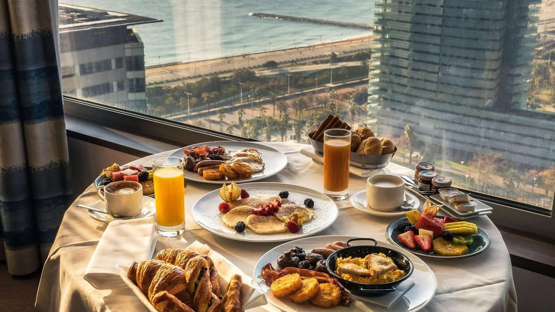 מלון Hilton Diagonal Mar ברצלונה