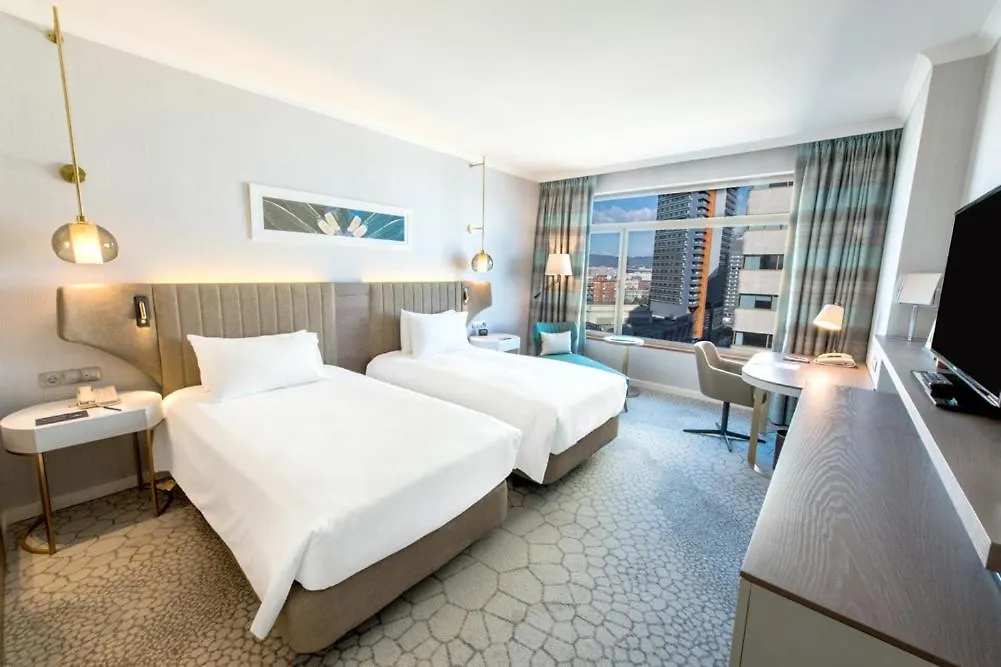 מלון Hilton Diagonal Mar ברצלונה