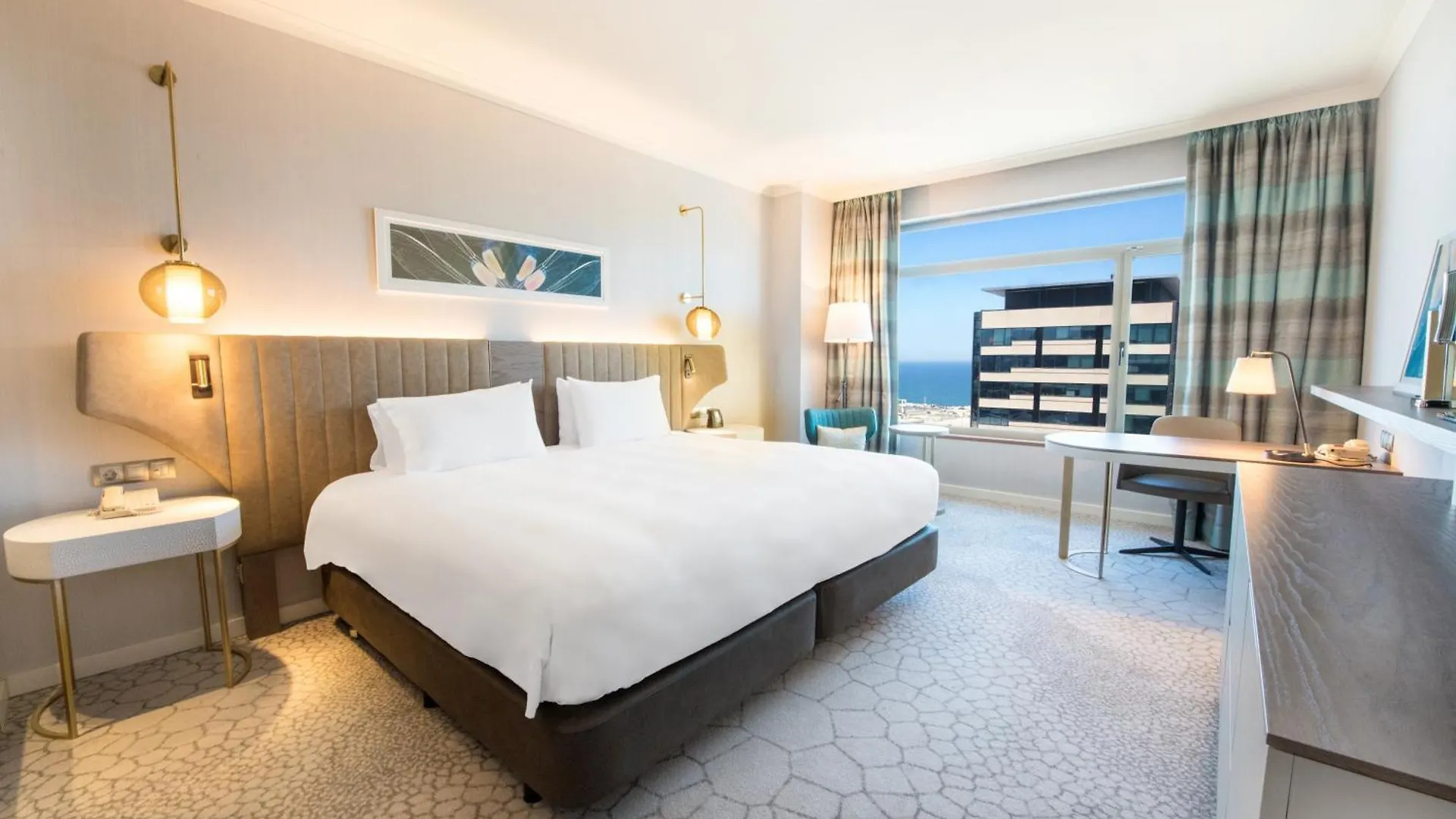 מלון Hilton Diagonal Mar ברצלונה 4*,