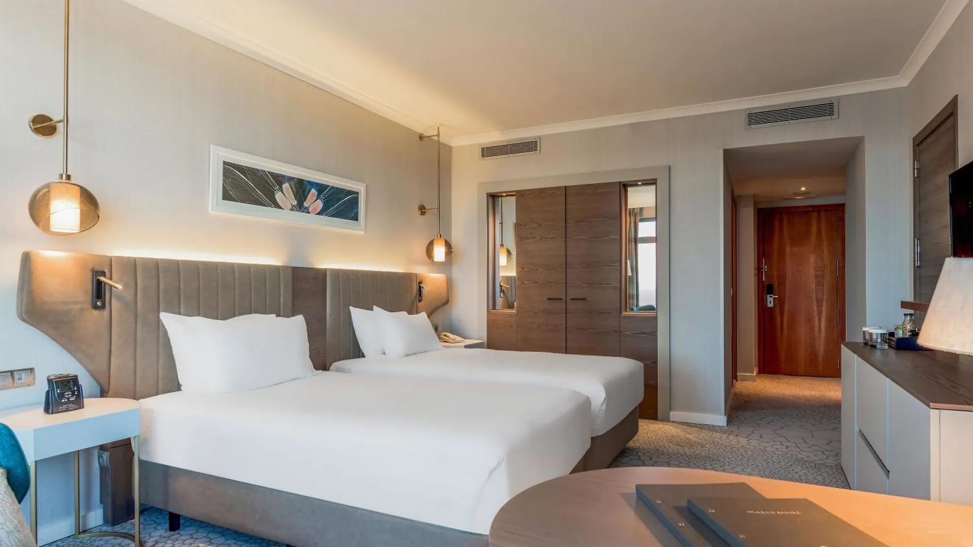 מלון Hilton Diagonal Mar ברצלונה 4*,